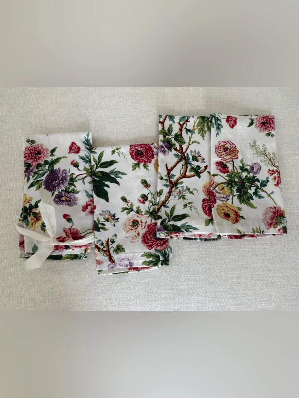 William Sonoma 100% Cotton Spring Floral Dinner Napkins